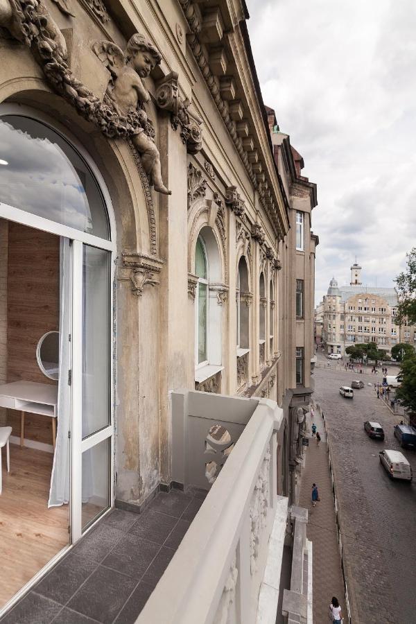 Leogrand Three Bedrooms Vip Apartments On Kniazia Romana 12 Lviv Bagian luar foto