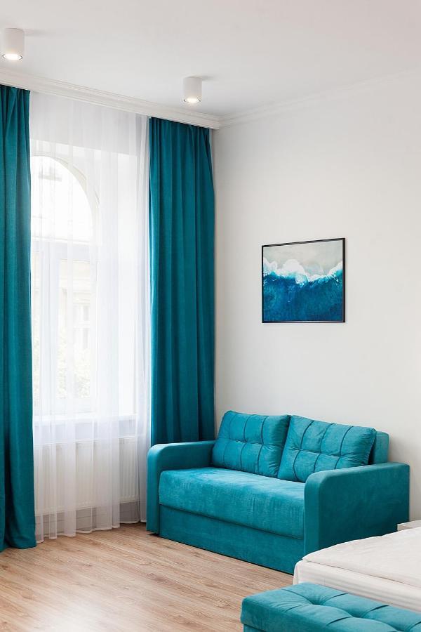 Leogrand Three Bedrooms Vip Apartments On Kniazia Romana 12 Lviv Bagian luar foto